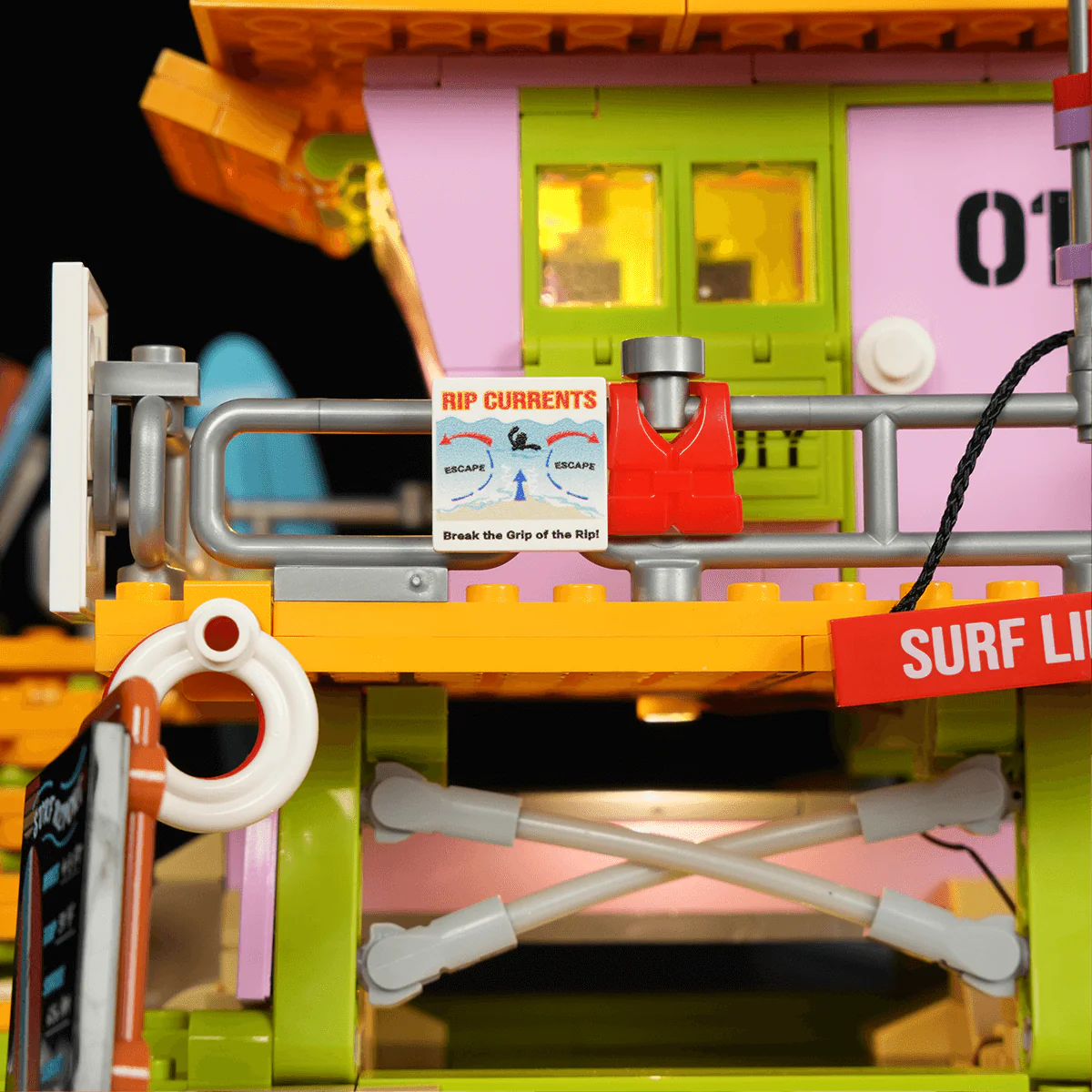 Beach Lifeguard Tower - Image 7
